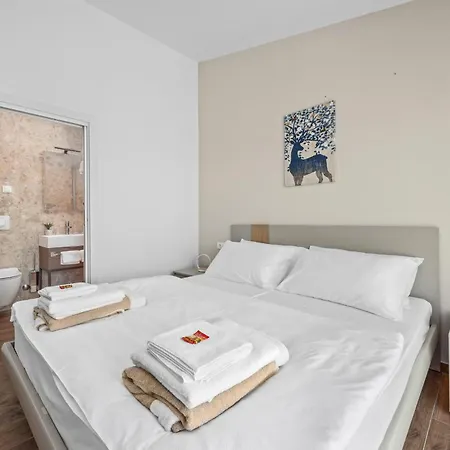 Bay Ii Near Medulin For 9 People With Heated Pool - Playground & Whirpool Only 100 Meters From The Villa *